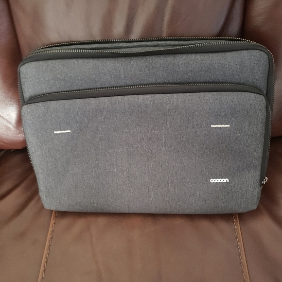 Cocoon 13" Macbook Sleeve - Picture 2 of 11